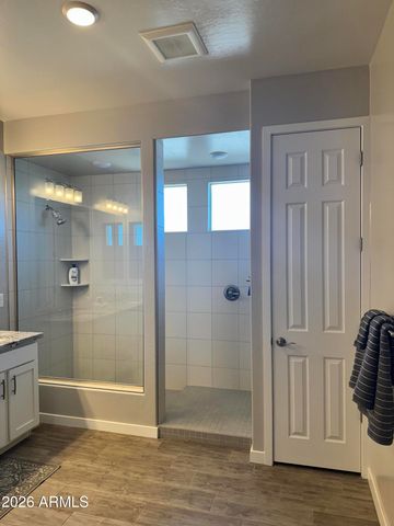 250 W QUEEN CREEK Road 201, Chandler, AZ 85248