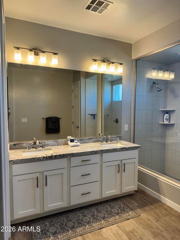 250 W QUEEN CREEK Road 201, Chandler, AZ 85248