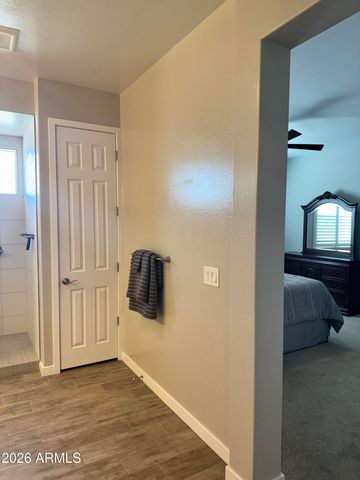 250 W QUEEN CREEK Road 201, Chandler, AZ 85248