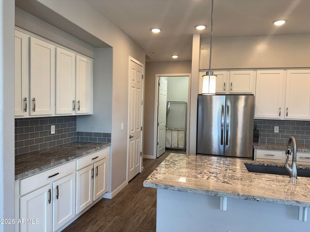 250 W QUEEN CREEK Road 201, Chandler, AZ 85248