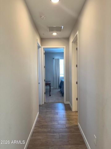 250 W QUEEN CREEK Road 201, Chandler, AZ 85248