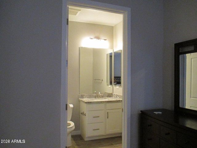 250 W QUEEN CREEK Road 201, Chandler, AZ 85248