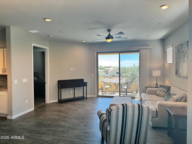 250 W QUEEN CREEK Road 201, Chandler, AZ 85248