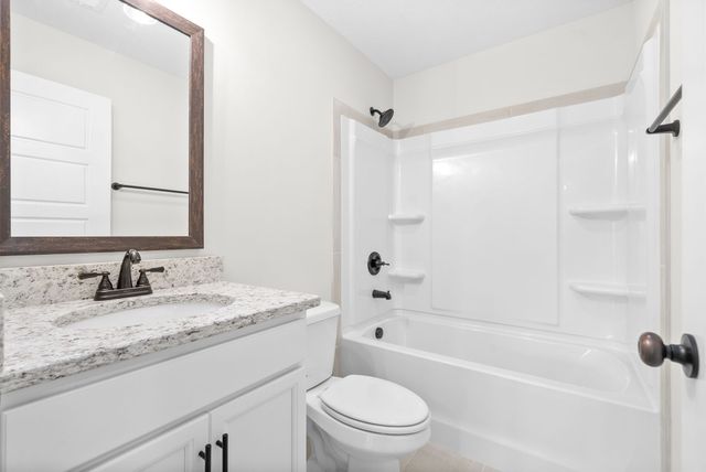 990 Alton Dr, Clarksville, TN 37043