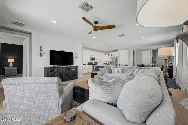 121 E VIRGO Place, Chandler, AZ 85249