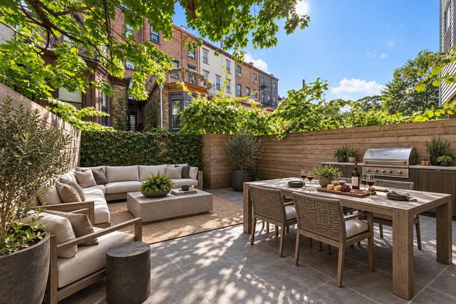 256 JEFFERSON Avenue, New York City, NY 11216