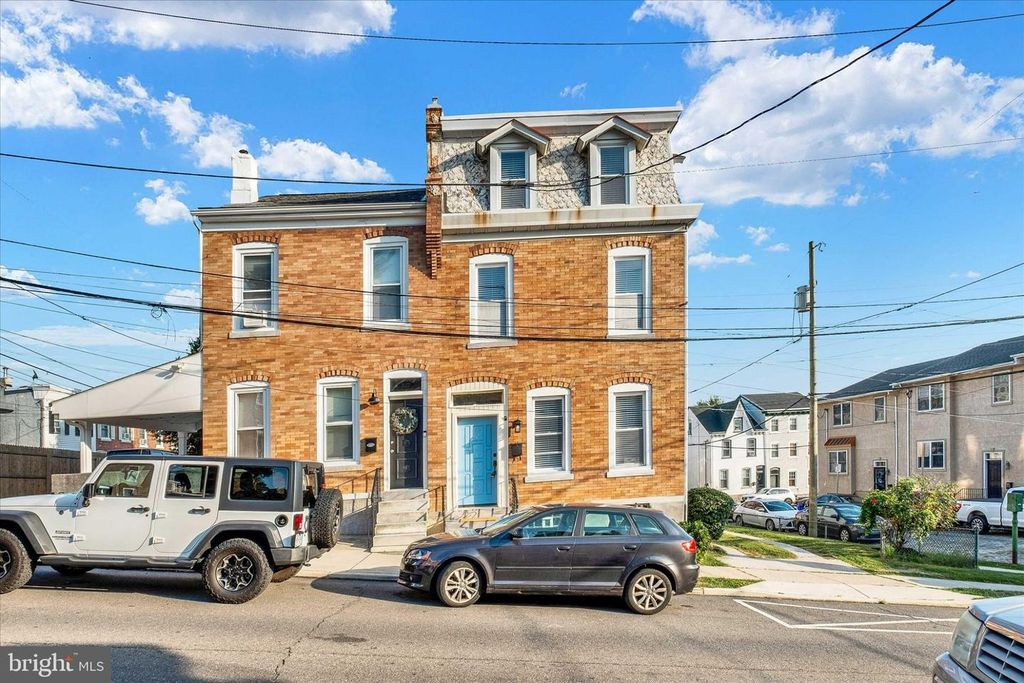 205 HERMITAGE ST, Philadelphia, PA 19127