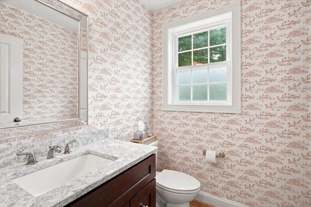 79 Woburn St, Andover, MA 01810