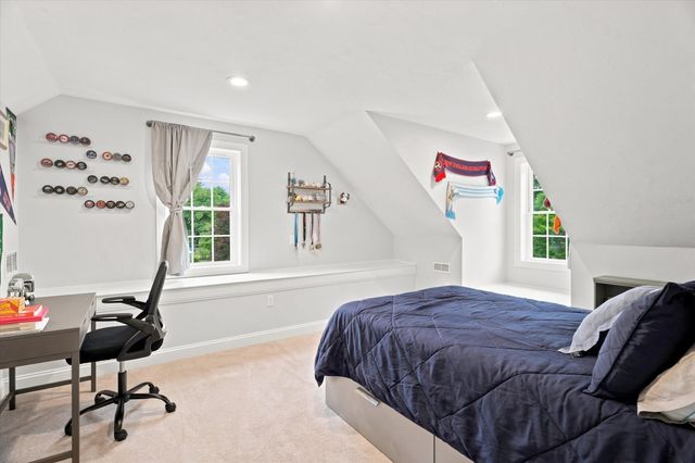 79 Woburn St, Andover, MA 01810