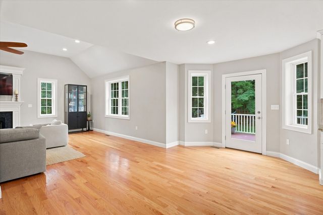 79 Woburn St, Andover, MA 01810