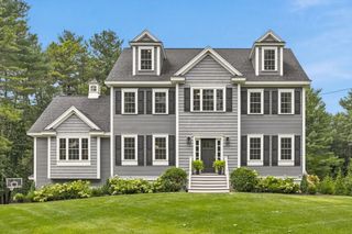 79 Woburn St, Andover, MA 01810