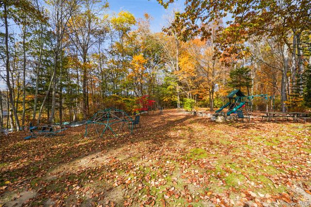 153 Lake Kitchawan Drive, South Salem, NY 10590