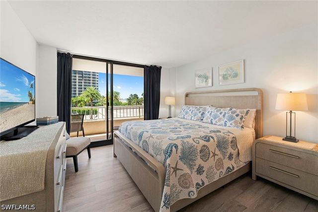 380 Seaview CT 207, Marco Island, FL 34145
