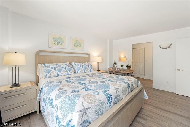 380 Seaview CT 207, Marco Island, FL 34145