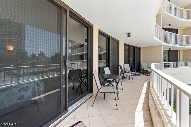 380 Seaview CT 207, Marco Island, FL 34145