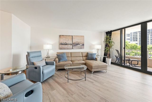 380 Seaview CT 207, Marco Island, FL 34145