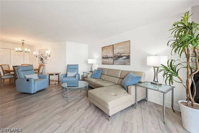 380 Seaview CT 207, Marco Island, FL 34145