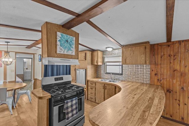 63 Kapica Lane, Milton, VT 05468