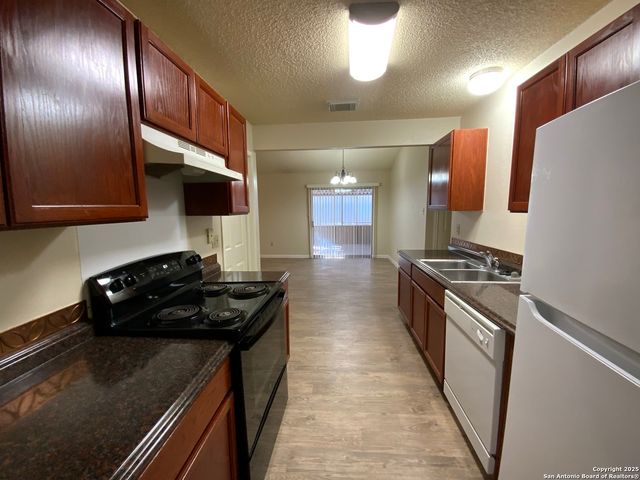 10123 Galesburg, San Antonio, TX 78250