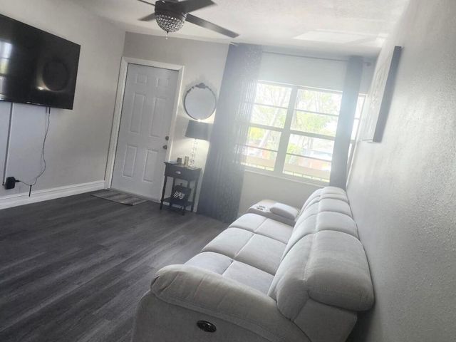 9500 SW 3rd Street 213, Boca Raton, FL 33428