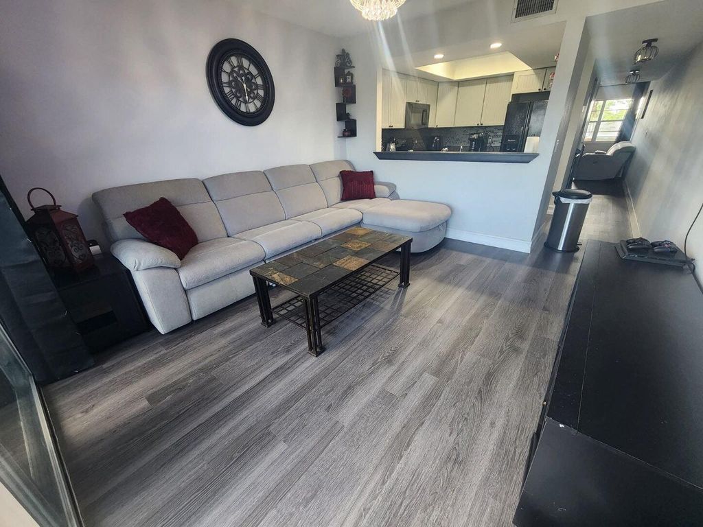 9500 SW 3rd Street 213, Boca Raton, FL 33428