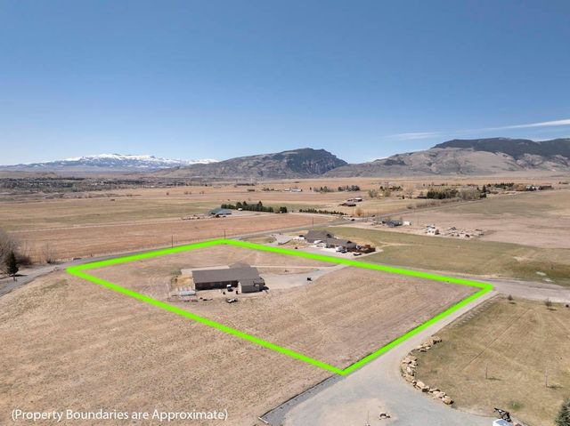 6 Prairie Schooner Dr, Cody, WY 82414