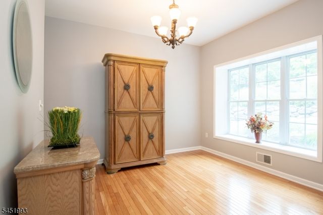 7 White Oak Dr, Vernon Twp., NJ 07461