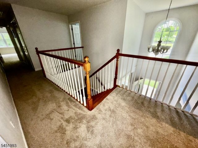 7 White Oak Dr, Vernon Twp., NJ 07461
