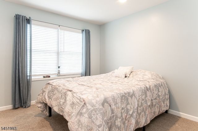 7 White Oak Dr, Vernon Twp., NJ 07461