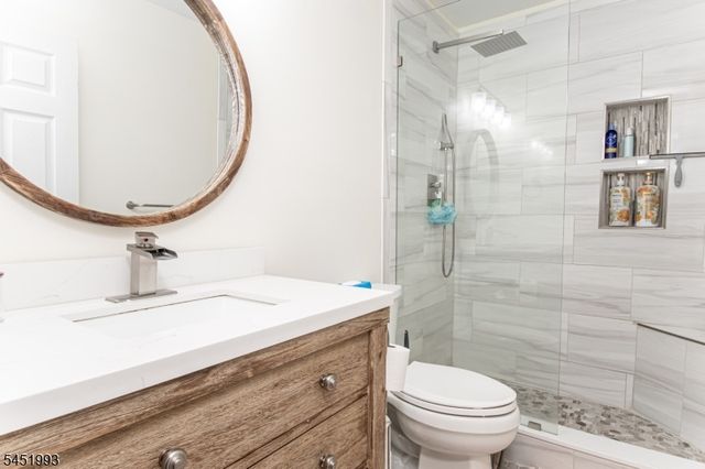 7 White Oak Dr, Vernon Twp., NJ 07461