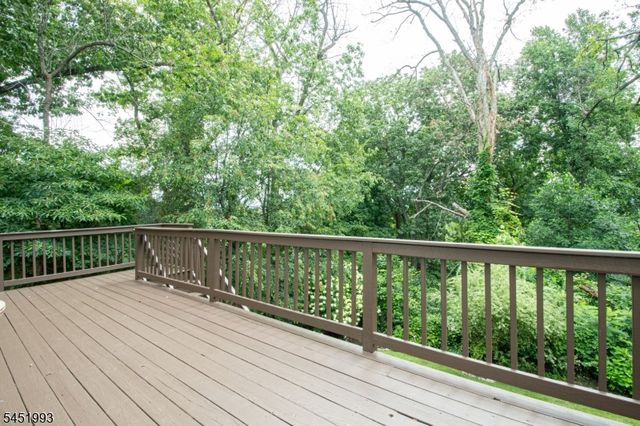 7 White Oak Dr, Vernon Twp., NJ 07461