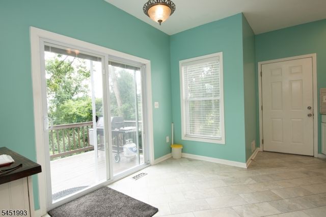 7 White Oak Dr, Vernon Twp., NJ 07461