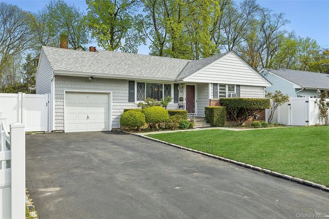 33 Lindbergh Avenue, Glen Cove, NY 11542