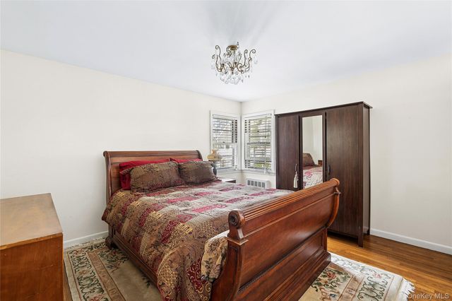 33 Lindbergh Avenue, Glen Cove, NY 11542