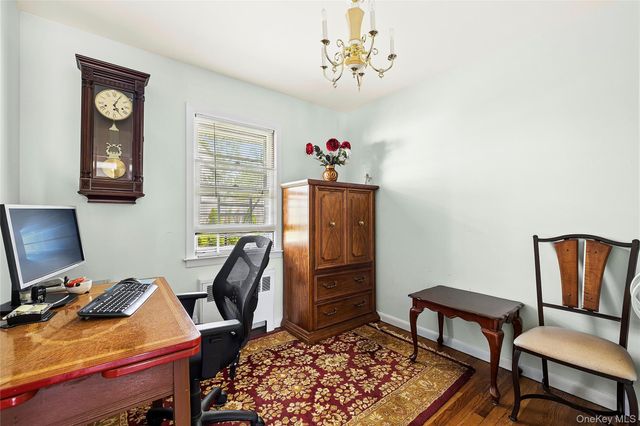 33 Lindbergh Avenue, Glen Cove, NY 11542