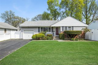33 Lindbergh Avenue, Glen Cove, NY 11542