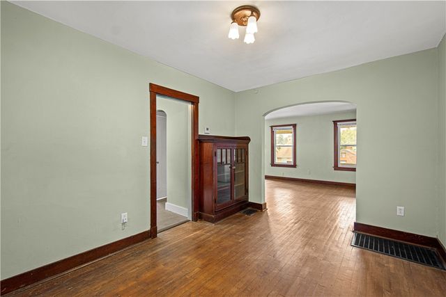 3011 Pyramid Ave, Brentwood, PA 15227