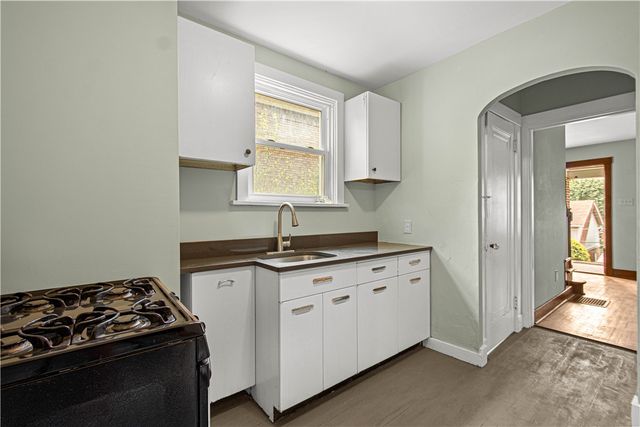 3011 Pyramid Ave, Brentwood, PA 15227