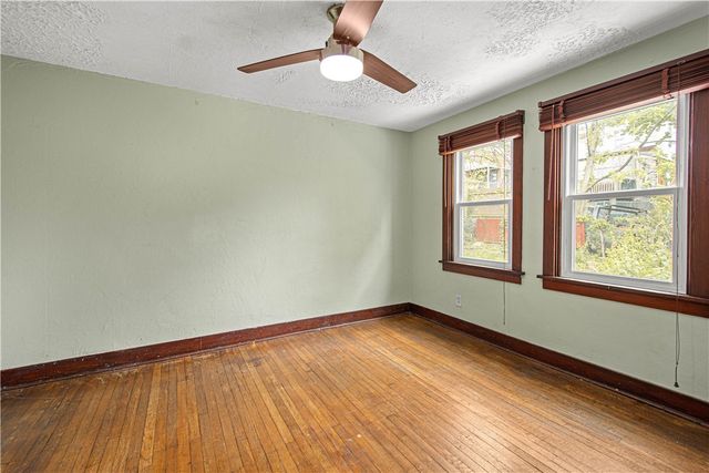 3011 Pyramid Ave, Brentwood, PA 15227