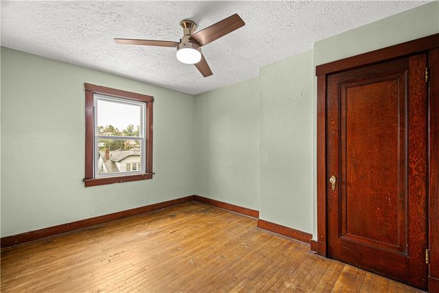 3011 Pyramid Ave, Brentwood, PA 15227