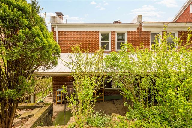 3011 Pyramid Ave, Brentwood, PA 15227