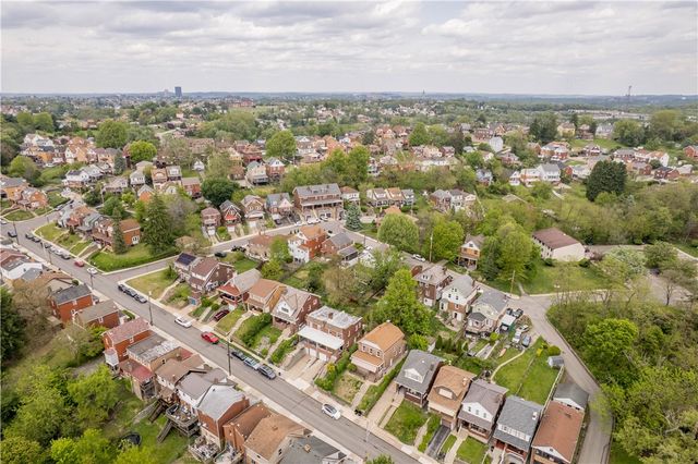 3011 Pyramid Ave, Brentwood, PA 15227