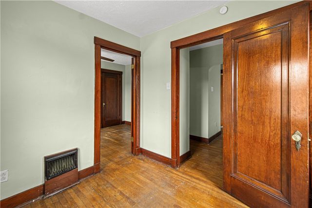 3011 Pyramid Ave, Brentwood, PA 15227