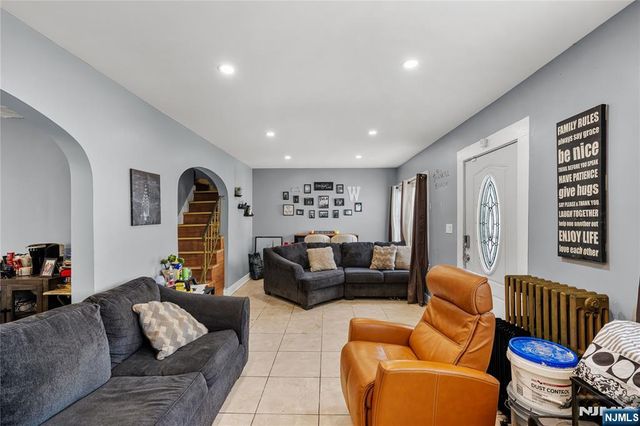 280 8th Avenue, Paterson, NJ 07514