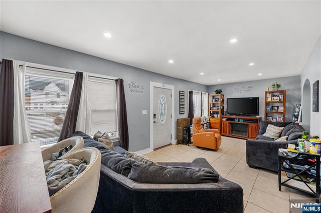 280 8th Avenue, Paterson, NJ 07514