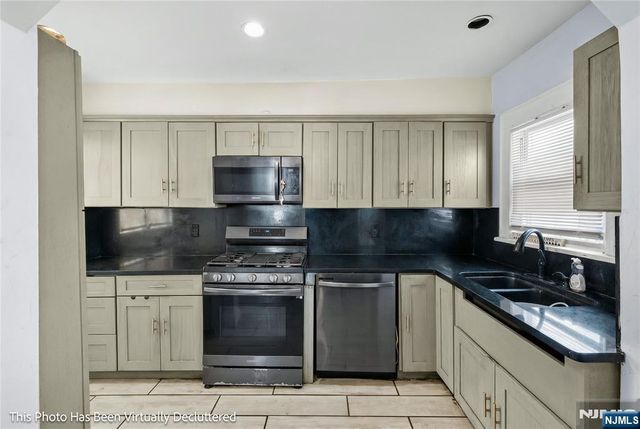 280 8th Avenue, Paterson, NJ 07514