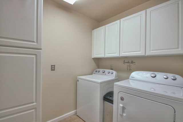 933 Lakeview Ct, Gallatin, TN 37066