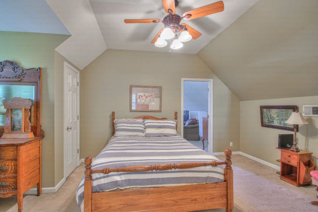 933 Lakeview Ct, Gallatin, TN 37066