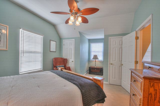 933 Lakeview Ct, Gallatin, TN 37066