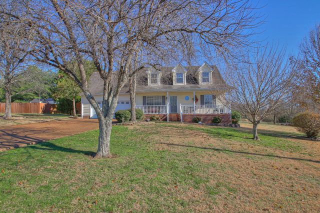 933 Lakeview Ct, Gallatin, TN 37066